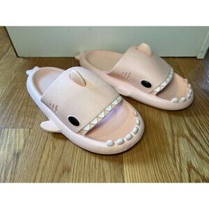 Crayon Friends Shark Slide Shoes Womens Size 9 Cute Novelty Slippers Sandals